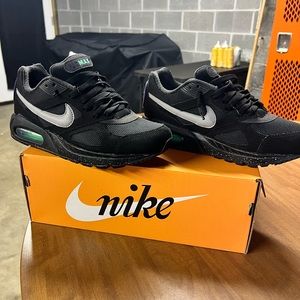 Nike Air Max Size 7